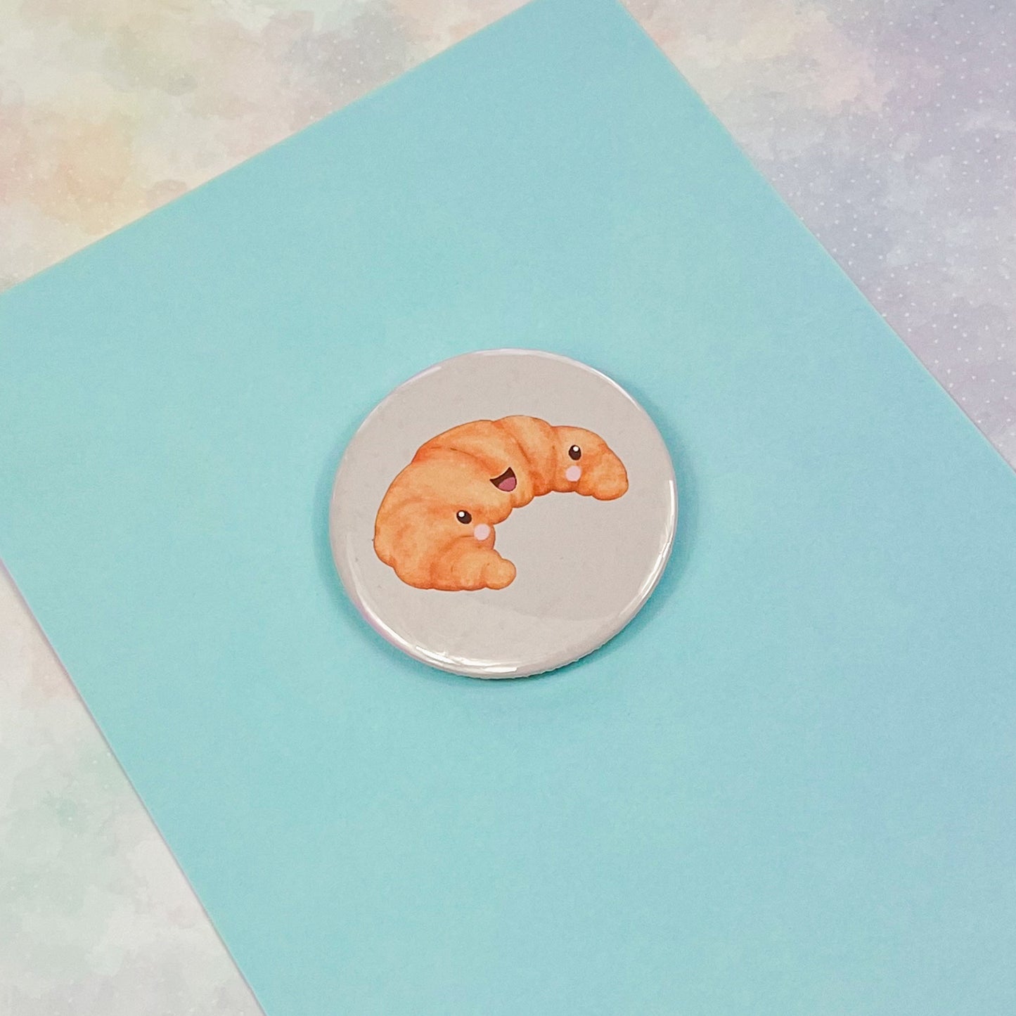 Croissant button 56 mm